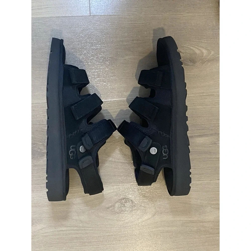 UGG new without